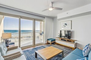 Beach Club 304B - Living Room