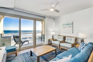 Beach Club 305B - Living Room