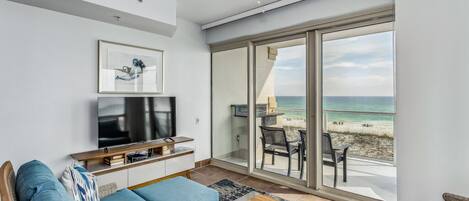 Beach Club 306A - Living Room
