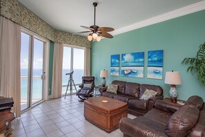 22 Via Deluna 1706- living room