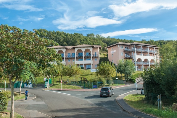 Experience the picturesque atmosphere at this amazing property.