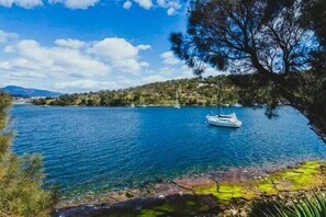 Caitlin New South Wales, Australia Caitlin Rating, 4 stars ,· April 2024 A great family home. Everything you need for a comfortable stay
