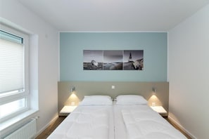 Schlafzimmer mit Doppelbett