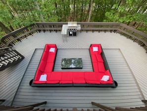ABSOLUTELY beautiful, SPACIOUS DECK!!!!