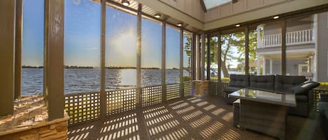 Welcome to our best lake house! Nature stone floor, screen in porch! 
