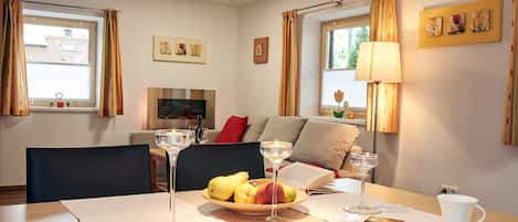 Ferienwohnung Untersberg, für 4 Personen, 85 qm, Terrasse-Fewo 1 Untersberg Wohnküche