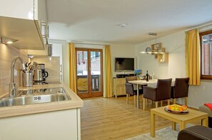 Ferienwohnung Kehlstein, für 5 Personen, 90 qm, Balkon-Fewo 2 Kehlstein  Wohnküche