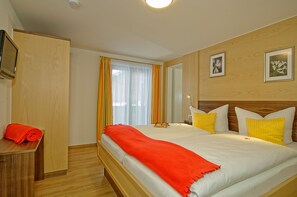 Ferienwohnung Kehlstein, für 5 Personen, 90 qm, Balkon-Fewo 2 Kehlstein 1. Schlafzimmer