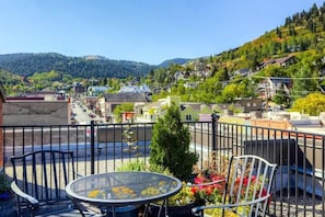 Spectacular forest and mountain views from the rooftop patio