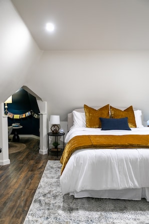 Master bedroom/king bed with a book nook! (third floor)