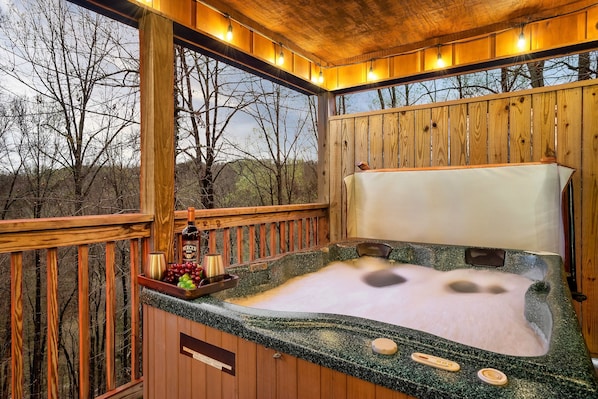 Outdoor spa tub