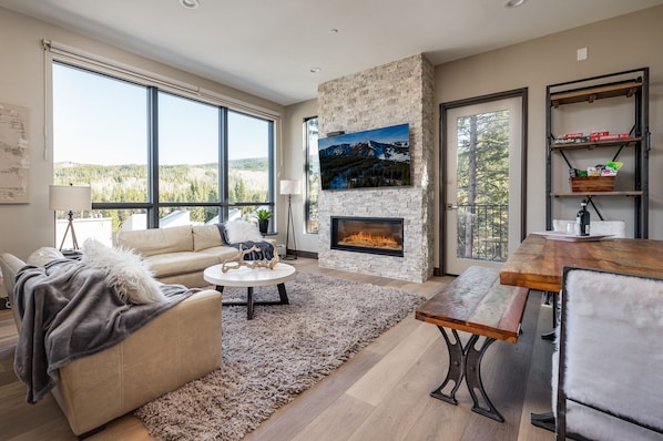 Open concept living and dining with great views!