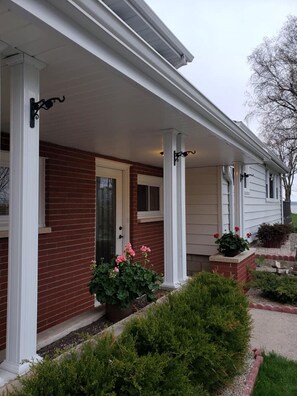 The front entry way, off the driveway.  Driveway has plenty of private parking.