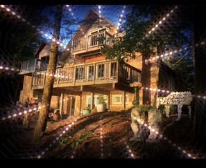 Eagle’s Landing Lakehouse -facing Thompson’s Lake