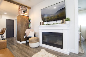 Fireplace, Flat screen TV