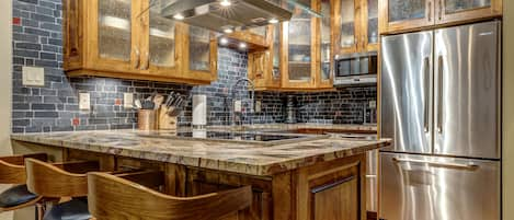 Beautiful Upgraded Kitchen