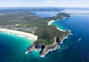 Shot down onto Boomerang Beach around to Shelly Beach and Elizabeth Beach. 