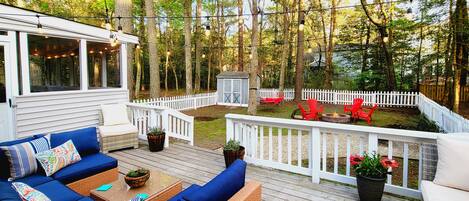 Large deck & outdoor entertaining area, fenced yard, firepit, hammock yard games