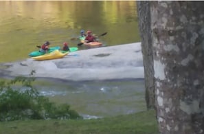 Kayak to the back yard from the Neuse River. Kayaks must be rented. 