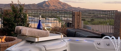 Outdoor spa tub