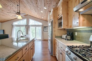 Fantastic mountain views, see Freel Peak from living room