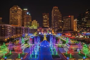 There are over 400,000 Christmas lights on display EVERY DAY from dusk until to 11 pm from from November 19th - January 2nd.
Building is located on the left side of the park in this picture.