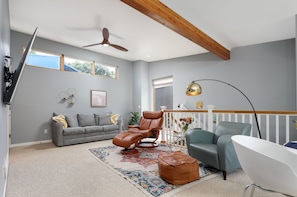 Living Room w/ 75" TV