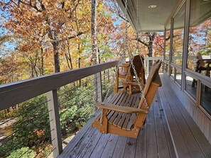 Enjoy a relaxing swing while enjoying nature.