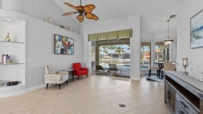 Sitting room with lanai access