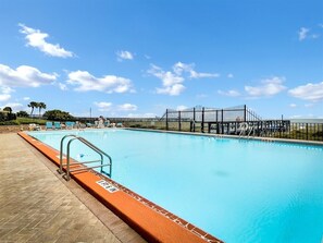 Great Size Oceanside Complex Pool (unheated)