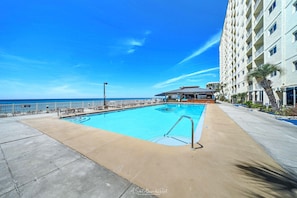 2 Pools, Kiddie Pool, Tiki Bar