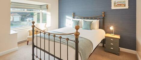 Puffin Too, Whitby - Host & Stay