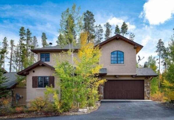 StayWinterPark 500 North Lupine exterior