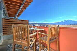 Balcony bistro seating with Mt. Sopris views