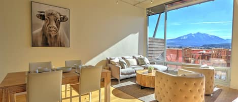 Living area with Mt. Sopris views