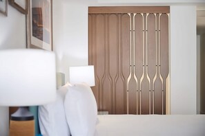 Bedroom with 3 Comfortable Double size beds
