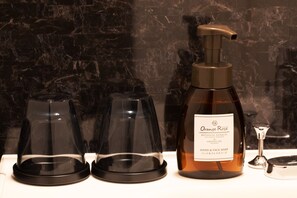 Bathroom amenities