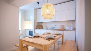 The kitchen comes fully-equipped with all the appliances you could require during your stay. #comfort #appliances #lisbon