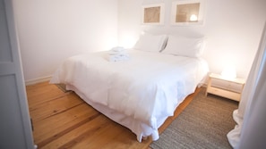 The beds come with comfortable sets of bed linen ensuring you sleep well throughout the duration of your stay! #bedroom #decoration #apartment