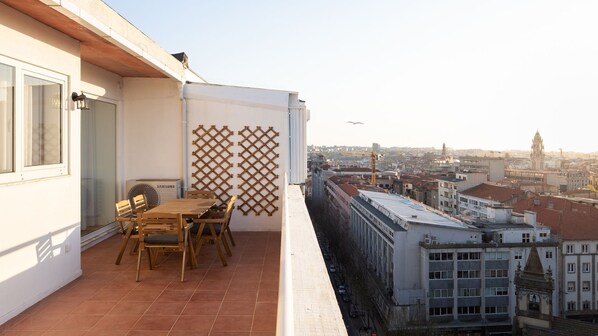 "Looking at the sunset, over the city in the comfort of your apartment is a memorable and beautiful experience" #porto #airbnbporto #portugal #view #comfort #beautiful