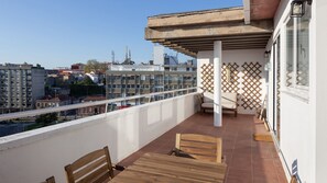 Enjoy the sunlight and fresh breeze in the mornings, a great way to start the day #porto #portugal #airbnb #sun #freshbreeze