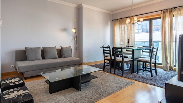For a friendly hangout or a comfortable time-out, this living area is a lovely option #airbnb #airbnblisbon #portugal #pt #lisbon #friendlyhangout #comfortable #lovely