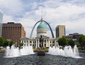 MetroLink will get you to most St. Louis attractions