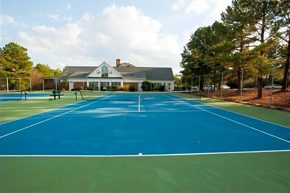 Deluxe Two-Bedroom Suite a 4-minute drive from Williamsburg Premium Outlets