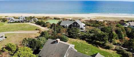 Ideal location 1 minute walk to Nauset Beach