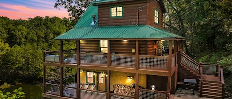 Perched Overlooking Your Private Lake With Spectacular Views of the Smokies 