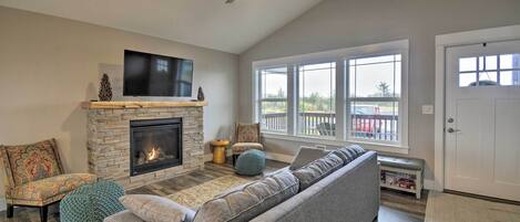 Ocean Shores Vacation Rental | 2BR | 2BA | Step-Free Access | 1,160 Sq Ft