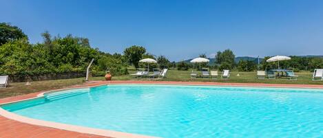 Water, Sky, Swimming Pool, Property, Azure, Rectangle, Plant, Tree, Shade, Leisure