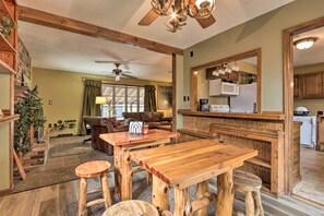 Dining Area | Dishware Provided