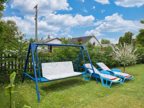 Gartenmöbel, Garten, Schatten, Freizeit, Rasen, Schwingen, Park, Garten, Hinterhof, Stuhl